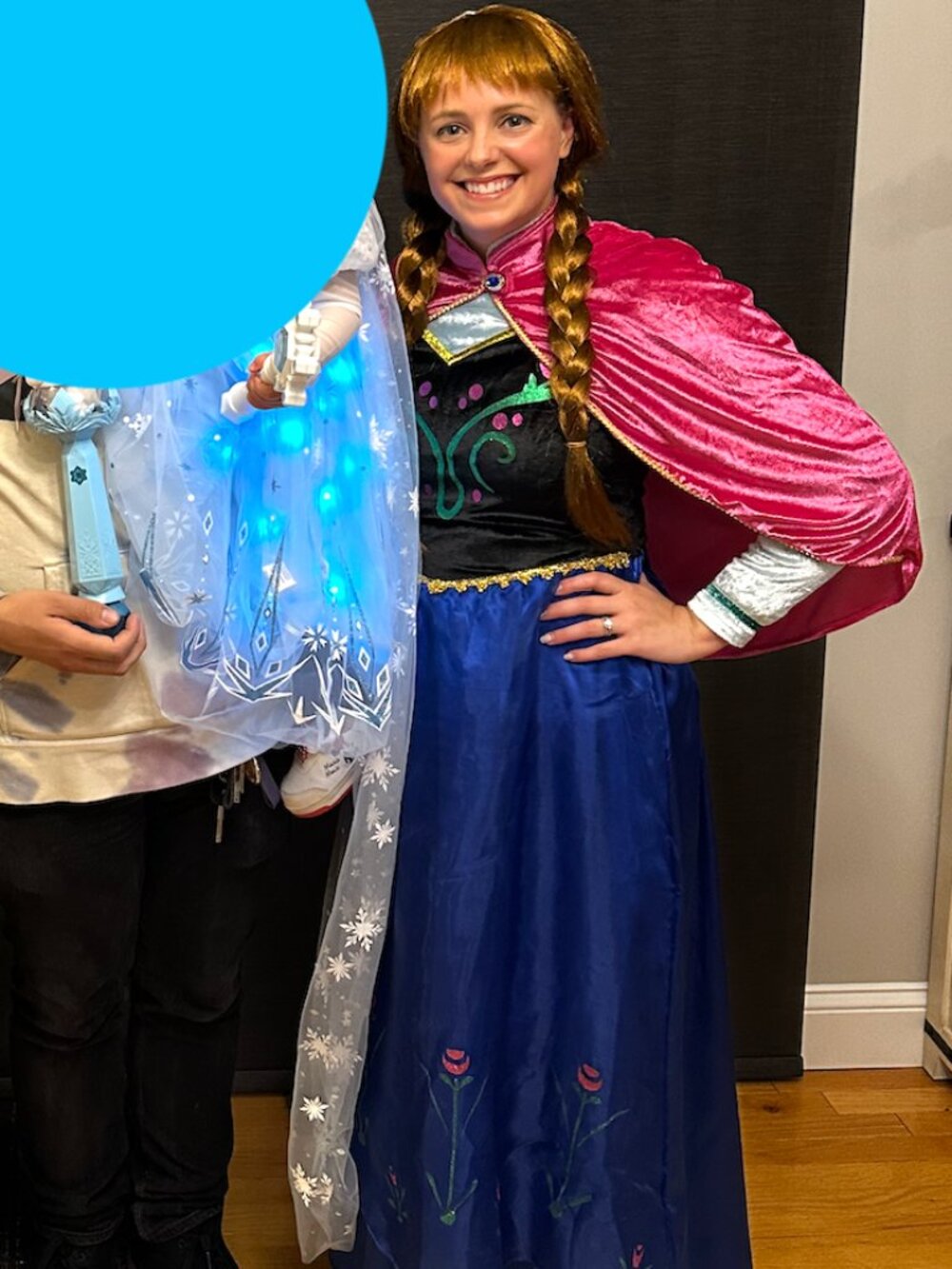 Anna Frozen Halloween Costume: Women's Size: S (4-6) with Cosplay Wig